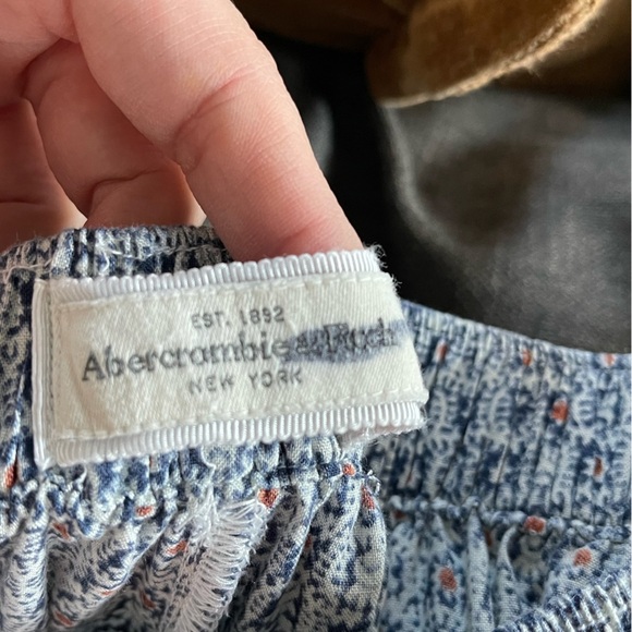 Abercrombie & Fitch| Boho Wide Leg Cropped Pants, Size XS•••Geometric Pattern - Picture 8 of 13